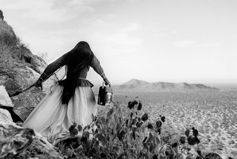 Mujer Ángel, Desierto de Sonora, 1979 ©Graciela Iturbide