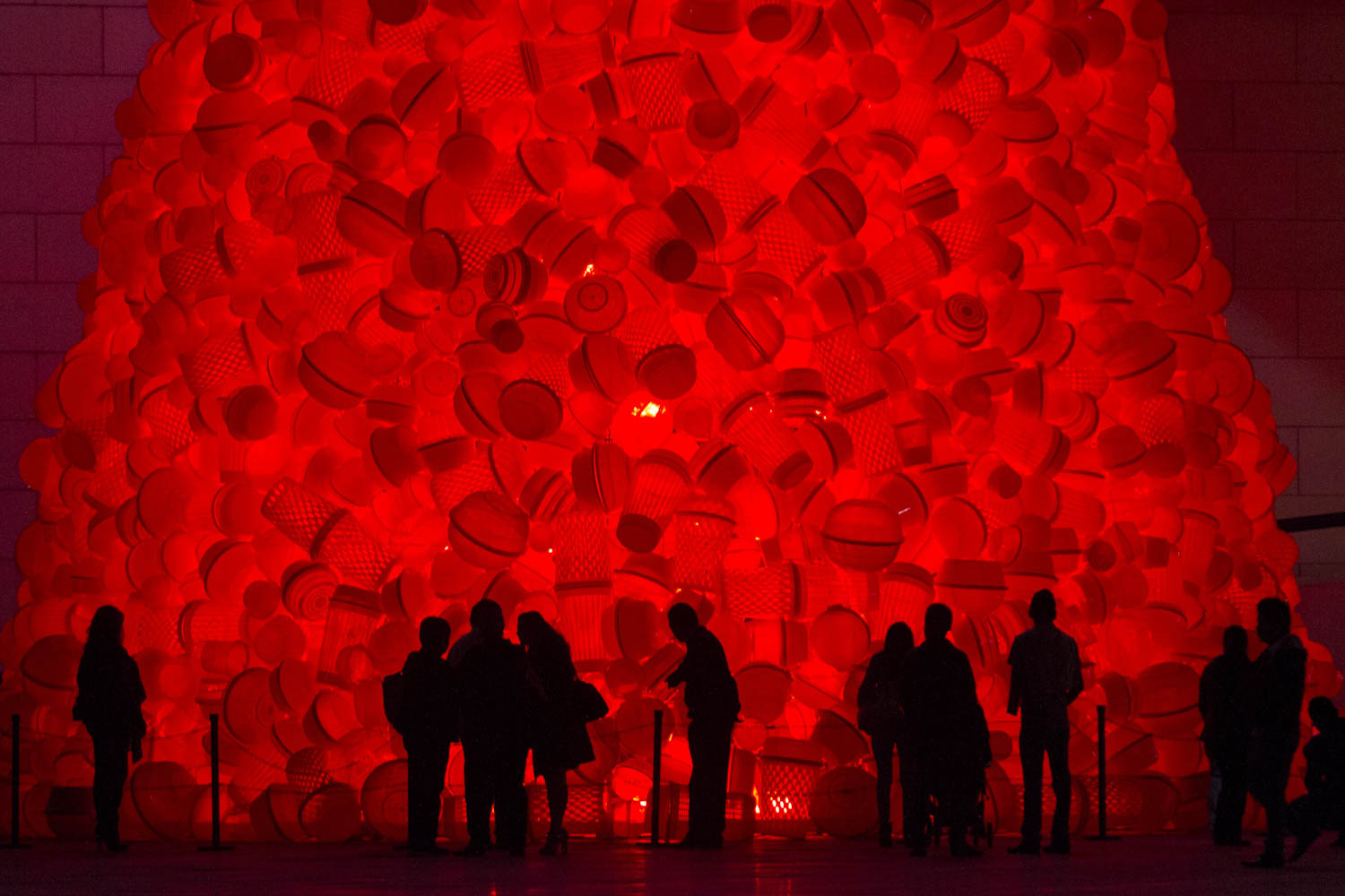 MONTERREY, NUEVO LEÓN, 24NOVIEMBRE2015.- Se encendieron las luces del tradicional Pino Navideño de tres museos (Palacio de Gobierno, Norsete e Historia) en la Explanada del Museo de Historia.
Foto: Gabriela Pérez Montiel /Cuartoscuro.com